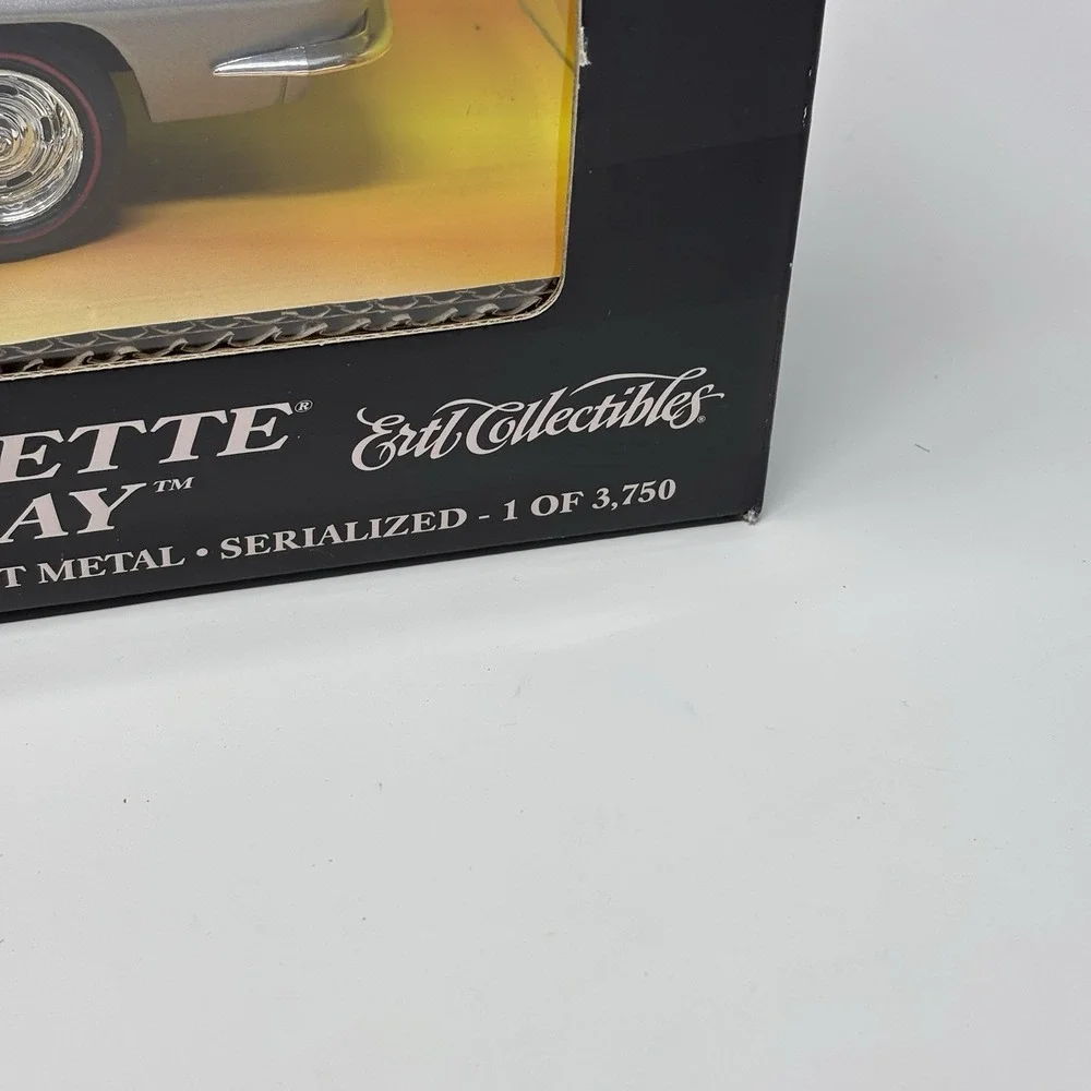 1967 Chevrolet Corvette Sting Ray Silver 1:18 ERTL Limited Edition SEALED